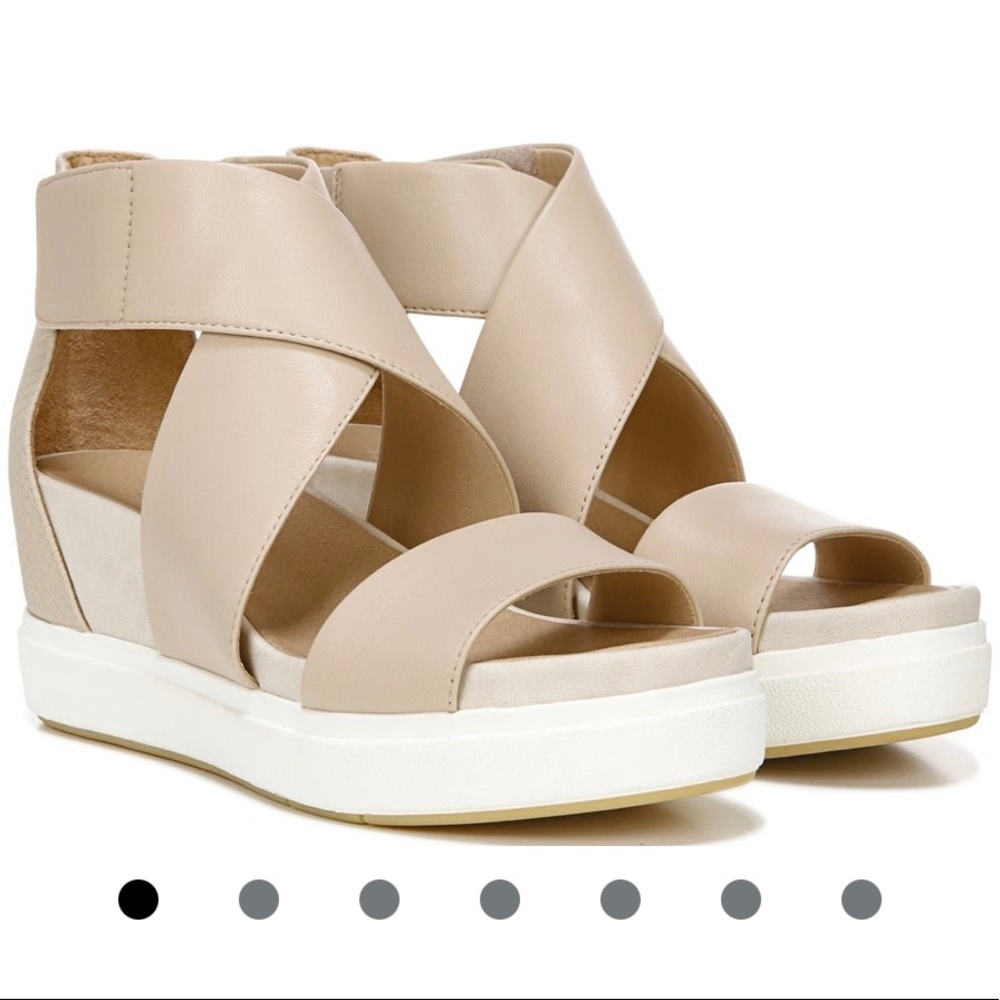Dr Scholls Size 8 Wedge-NEW IN BOX